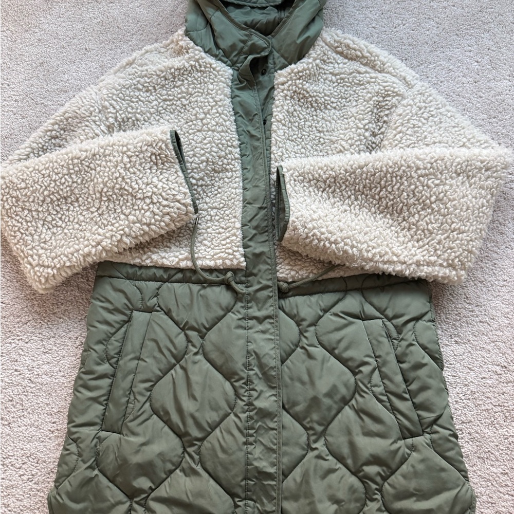 Old Navy Green and Cream Quilted winter Jacket / size M